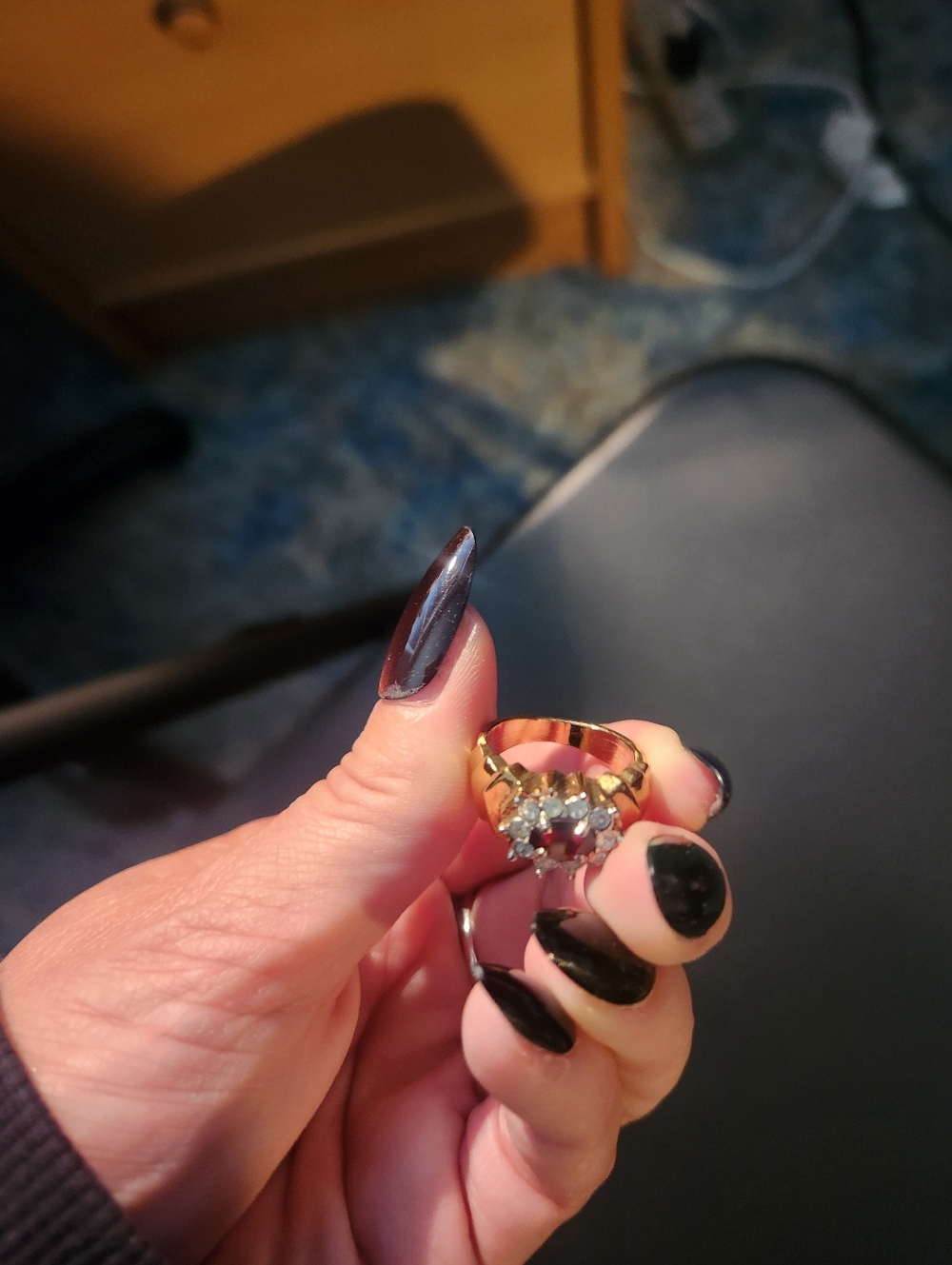 Elegant Gold and Red Rhinestone Women's Ring sz 7 - Picture 6 of 6